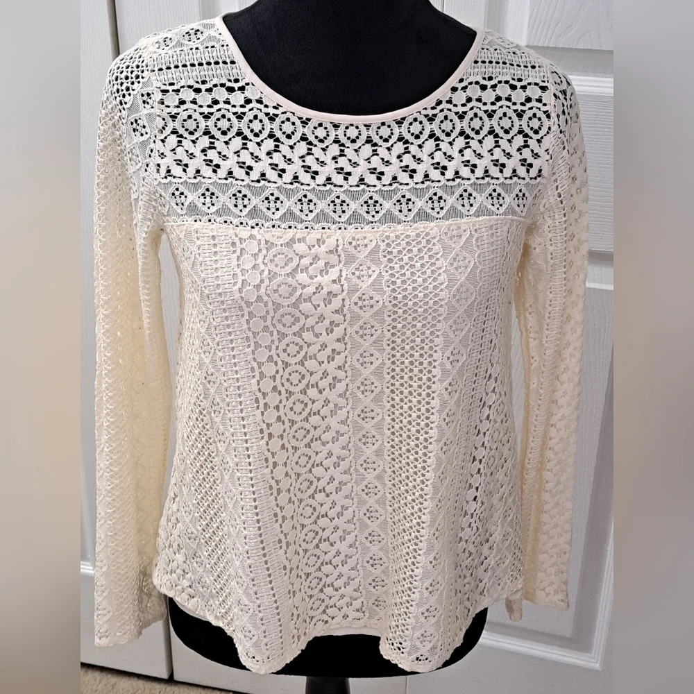 Hollister Lace Cream Top With Long Sleeves Size S